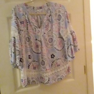 Woman's top Crown Ivy size small beautiful designs and colors .. Flare sleeves